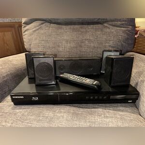 Samsung HT-E3500 5.1 Blue Ray Home Entertainment System